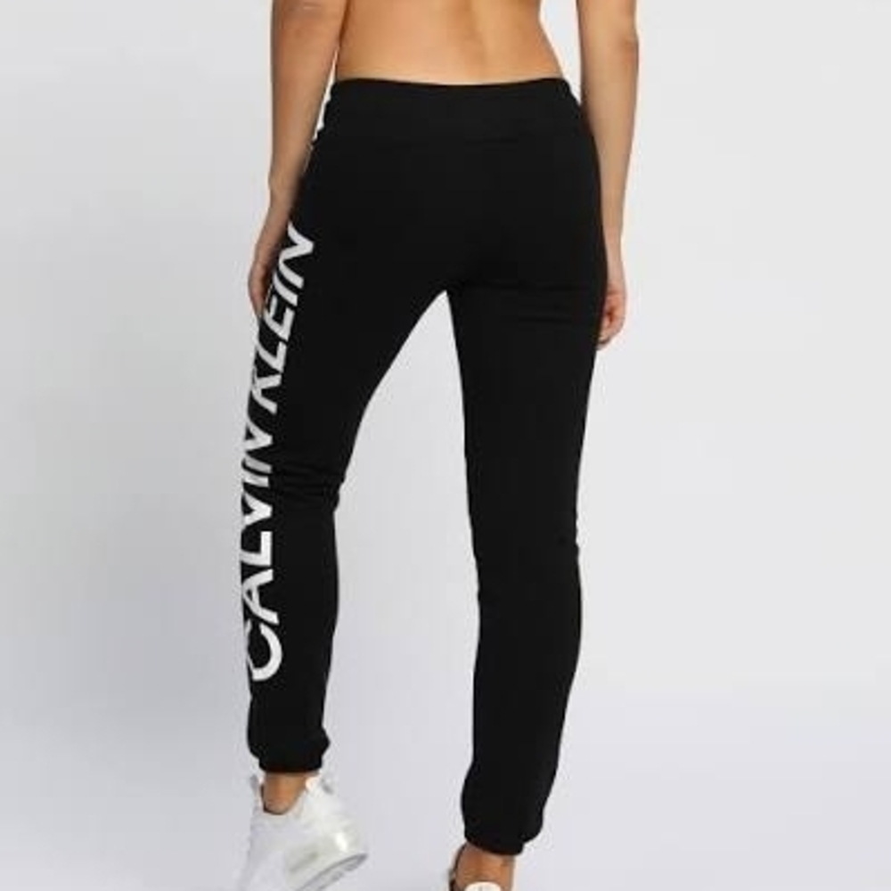 NWT Calvin Klein Black Joggers Sweatpants. Black W Logo Size XL - Picture 3 of 8